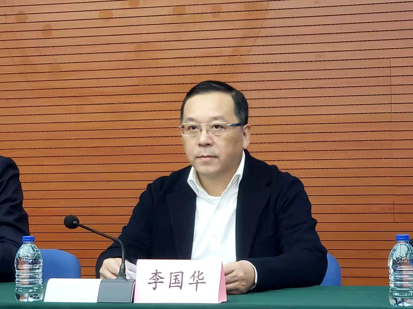 “上海一地升为中风险地区” 上海zcq？-第3张图片