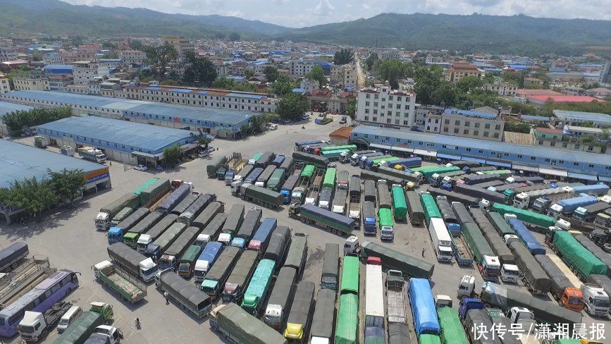 广东省东莞市发布解封通告〃东莞道路封锁
