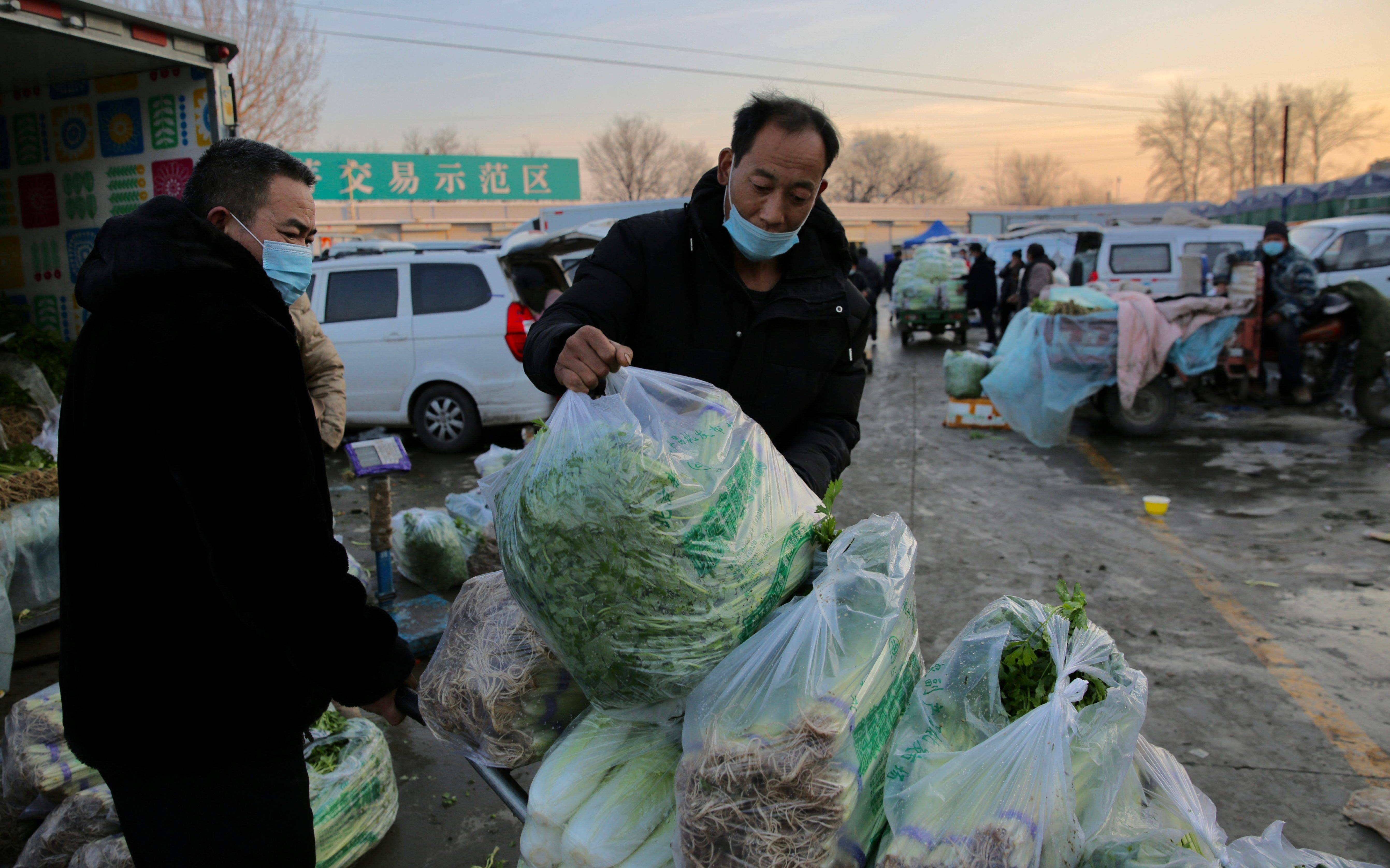 疫情期间北京新发地.北京新发地随便进去批发吗