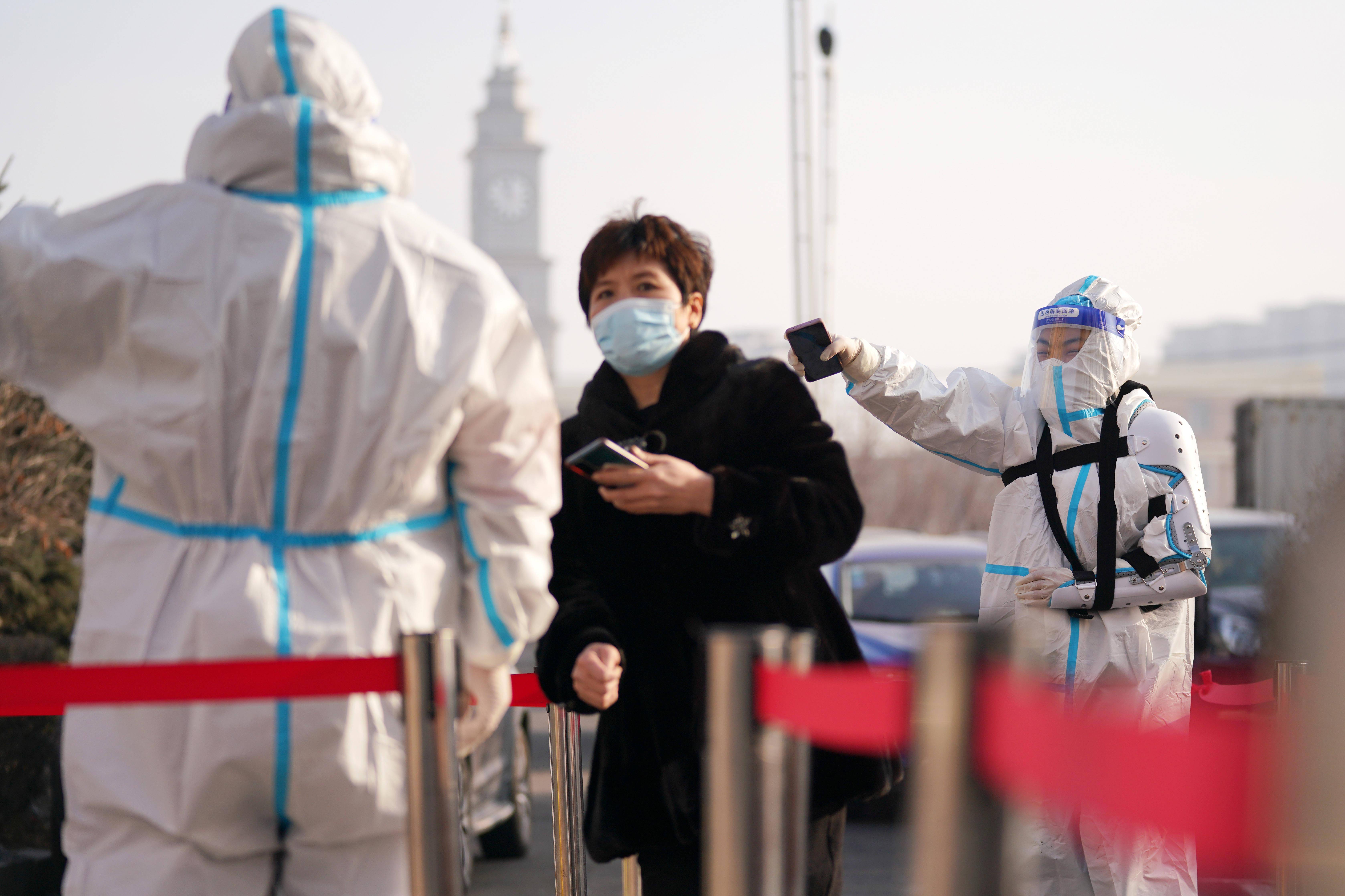 无症状入境进京人员集中观察,无症状感染者入境人员密切接触者