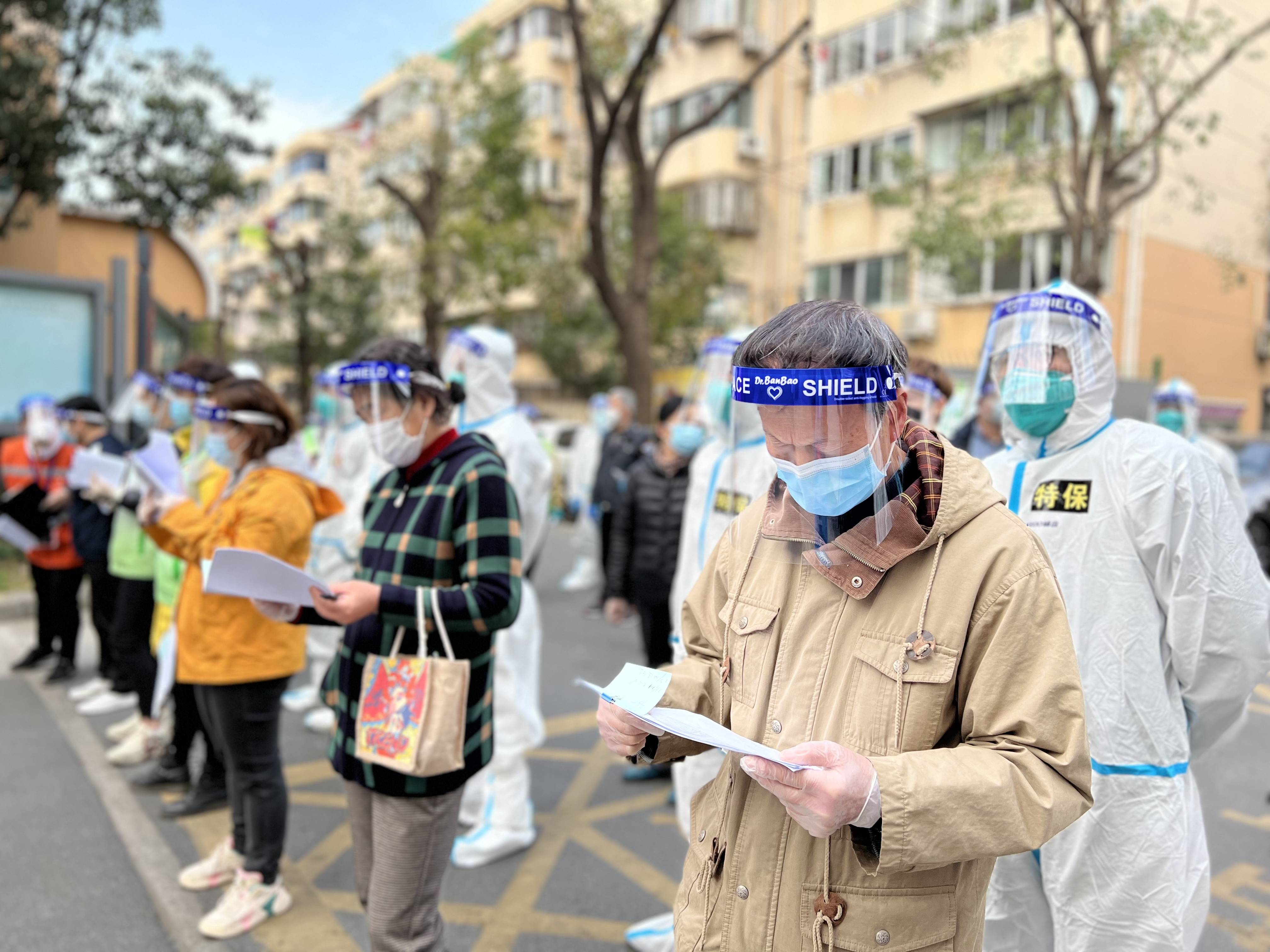 【上海封控区人数明显下降/上海封控持续了多久】-第1张图片