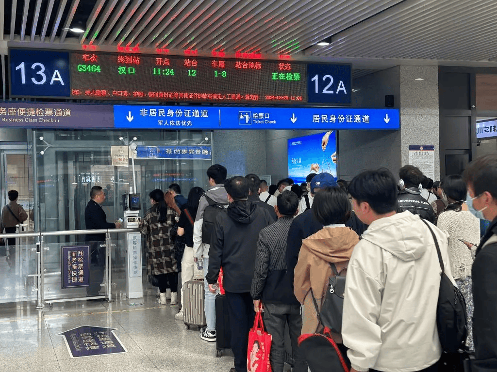 重庆新增1例本土确诊-重庆多家医疗机构增开新门诊-第1张图片